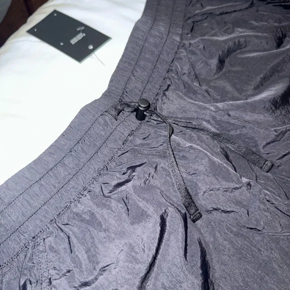 Fabletics Woven Crinkle Pant sz L NEW! - Picture 6 of 12